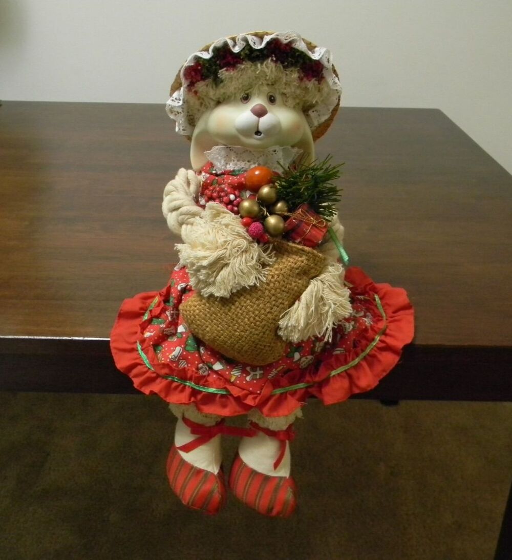 VTG 1993 House of Lloyd Christmas Around the World “Flossie" Bunny Mantle Sitter